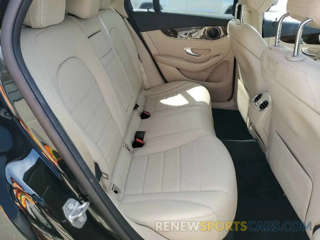 11 Photograph of a damaged car WDC0J4KB2KF578081 MERCEDES-BENZ GLC-CLASS 2019
