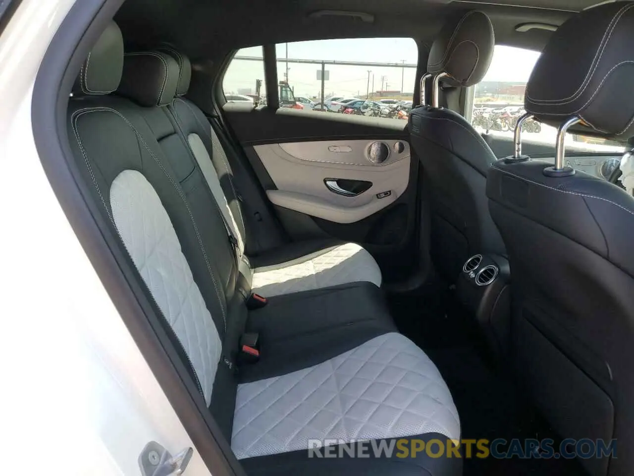 11 Photograph of a damaged car WDC0J4KB5KF633770 MERCEDES-BENZ GLC-CLASS 2019