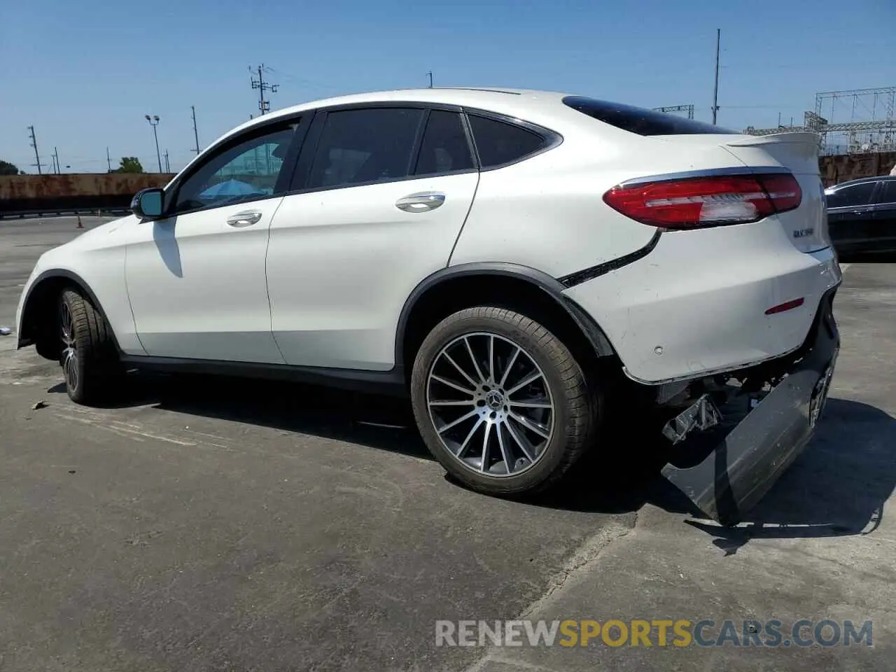 2 Photograph of a damaged car WDC0J4KB5KF633770 MERCEDES-BENZ GLC-CLASS 2019