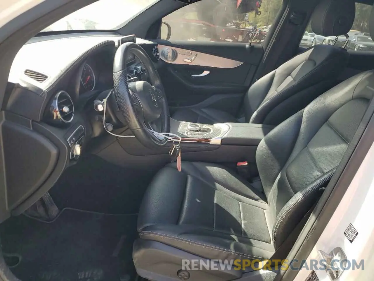 7 Photograph of a damaged car WDC0J4KB6KF562028 MERCEDES-BENZ GLC-CLASS 2019