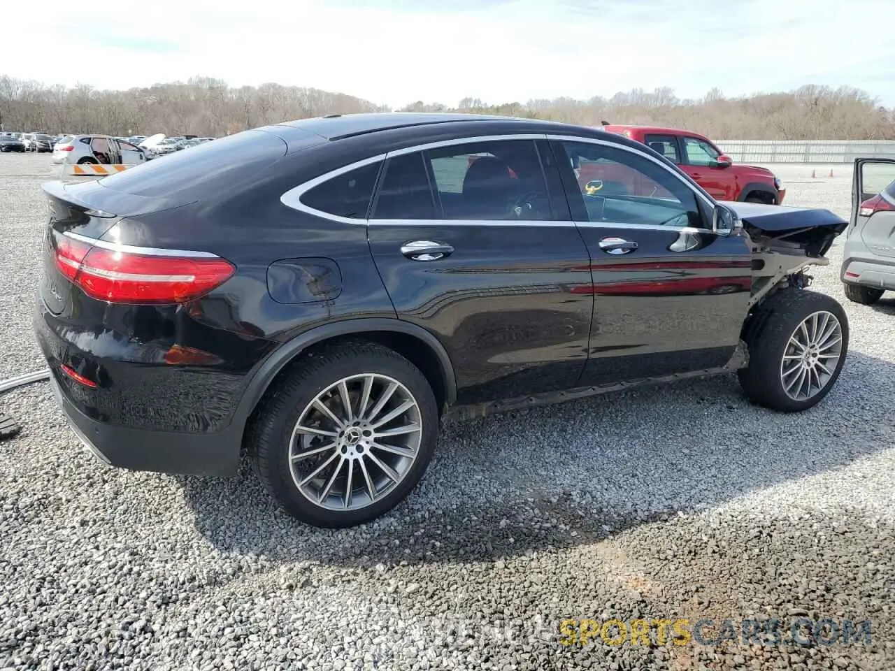 3 Photograph of a damaged car WDC0J4KB8KF598819 MERCEDES-BENZ GLC-CLASS 2019