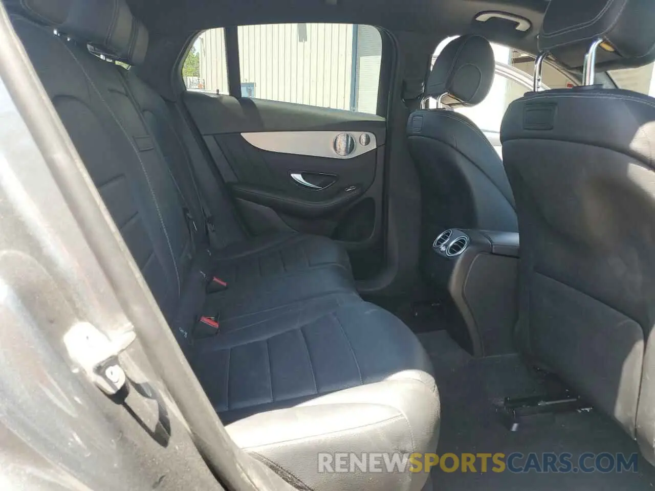 10 Photograph of a damaged car WDC0J4KB9KF664150 MERCEDES-BENZ GLC-CLASS 2019