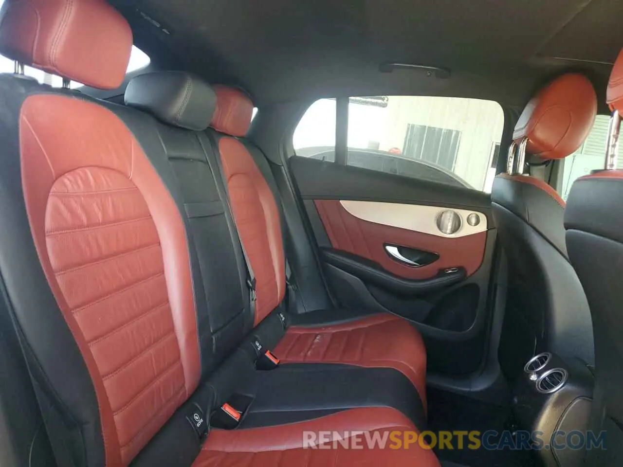 10 Photograph of a damaged car WDC0J6EB7KF499433 MERCEDES-BENZ GLC-CLASS 2019
