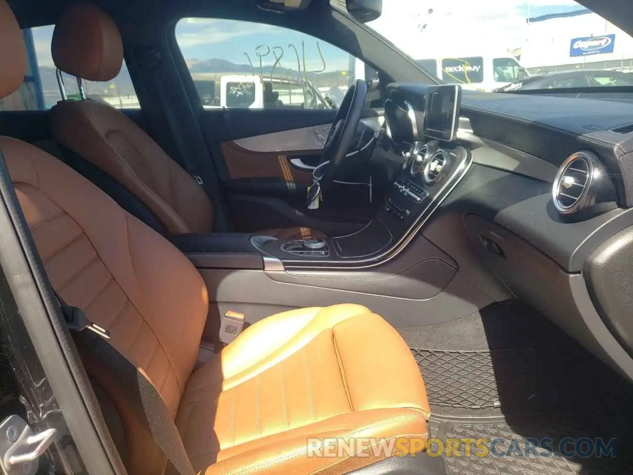5 Photograph of a damaged car WDC0J6EB8KF540958 MERCEDES-BENZ GLC-CLASS 2019