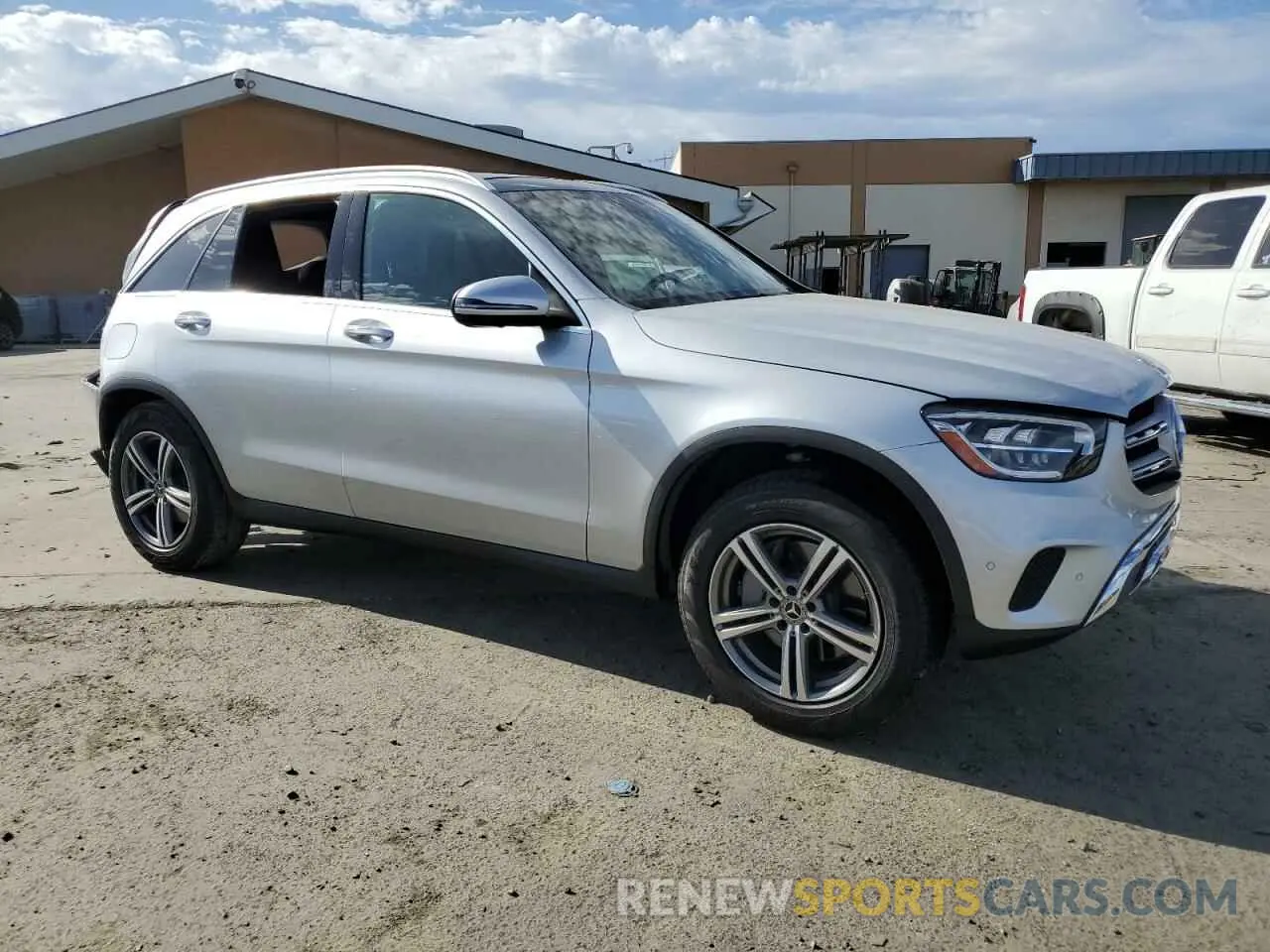 4 Photograph of a damaged car W1N0G8DB3LF782715 MERCEDES-BENZ GLC-CLASS 2020
