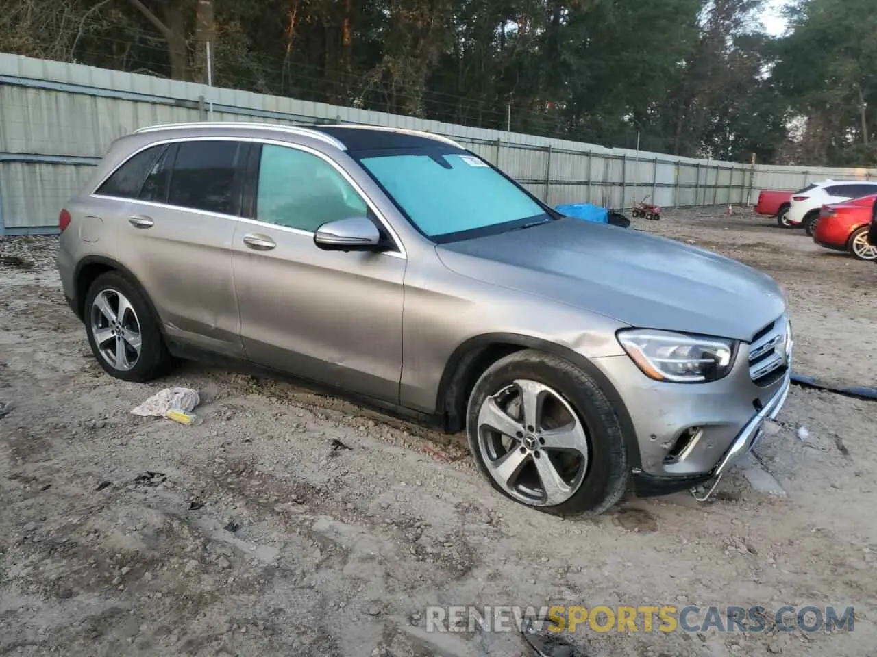 4 Photograph of a damaged car W1N0G8DB3LF831752 MERCEDES-BENZ GLC-CLASS 2020