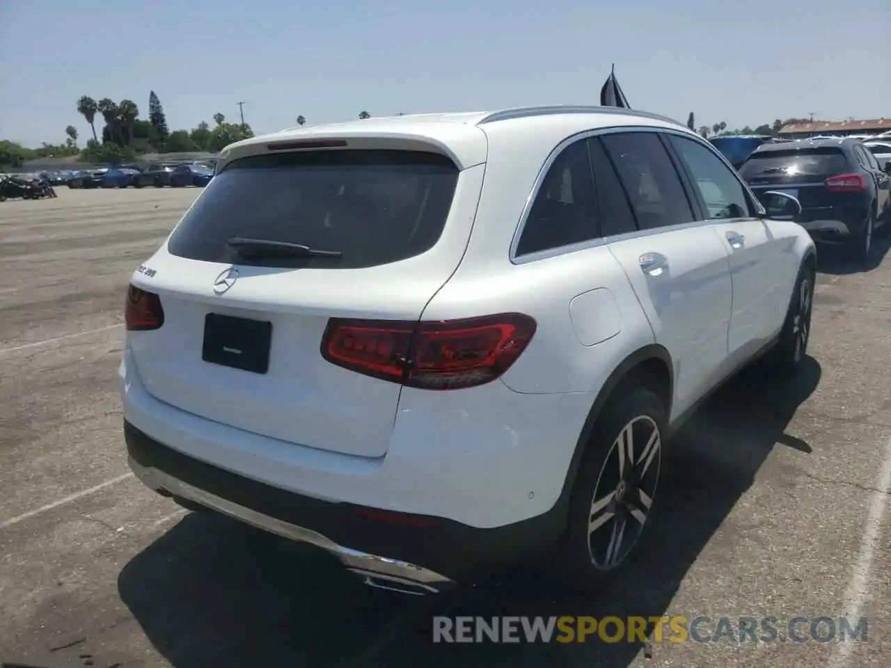 4 Photograph of a damaged car W1N0G8DB3LV255568 MERCEDES-BENZ GLC-CLASS 2020