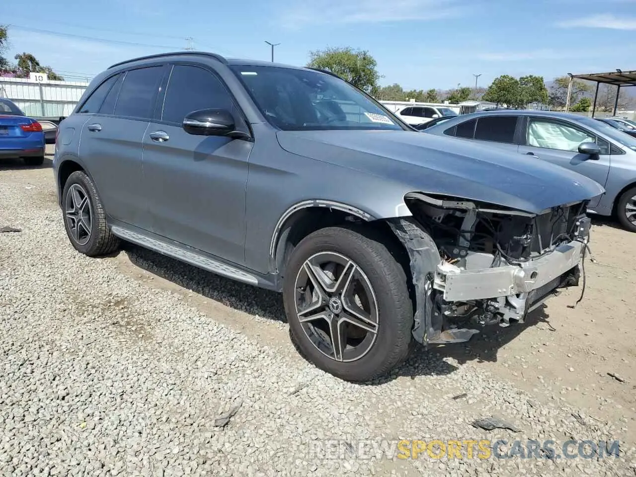 4 Photograph of a damaged car W1N0G8DB5LF811454 MERCEDES-BENZ GLC-CLASS 2020