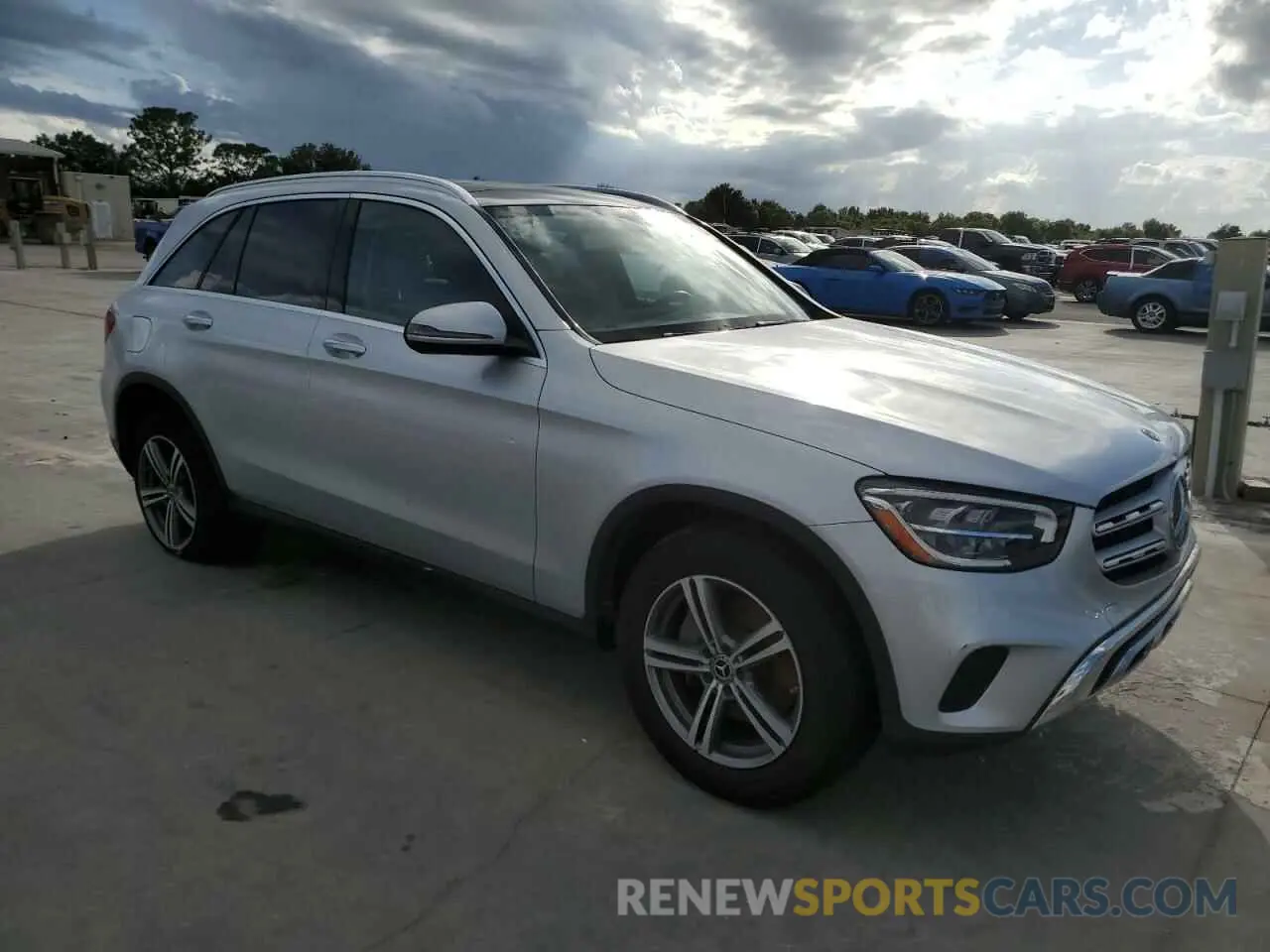 4 Photograph of a damaged car W1N0G8DB7LF803520 MERCEDES-BENZ GLC-CLASS 2020