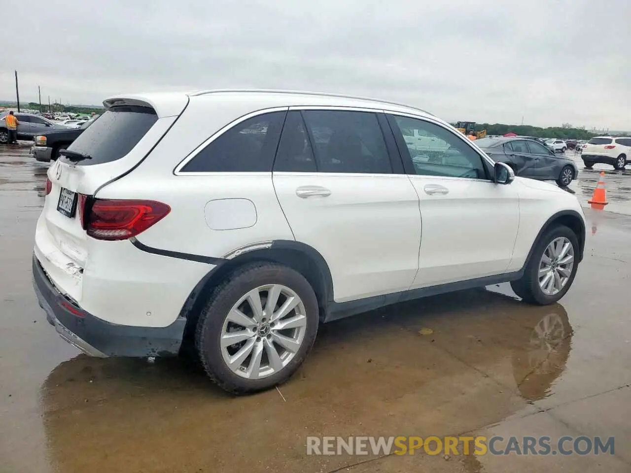 3 Photograph of a damaged car W1N0G8DB8LF828040 MERCEDES-BENZ GLC-CLASS 2020