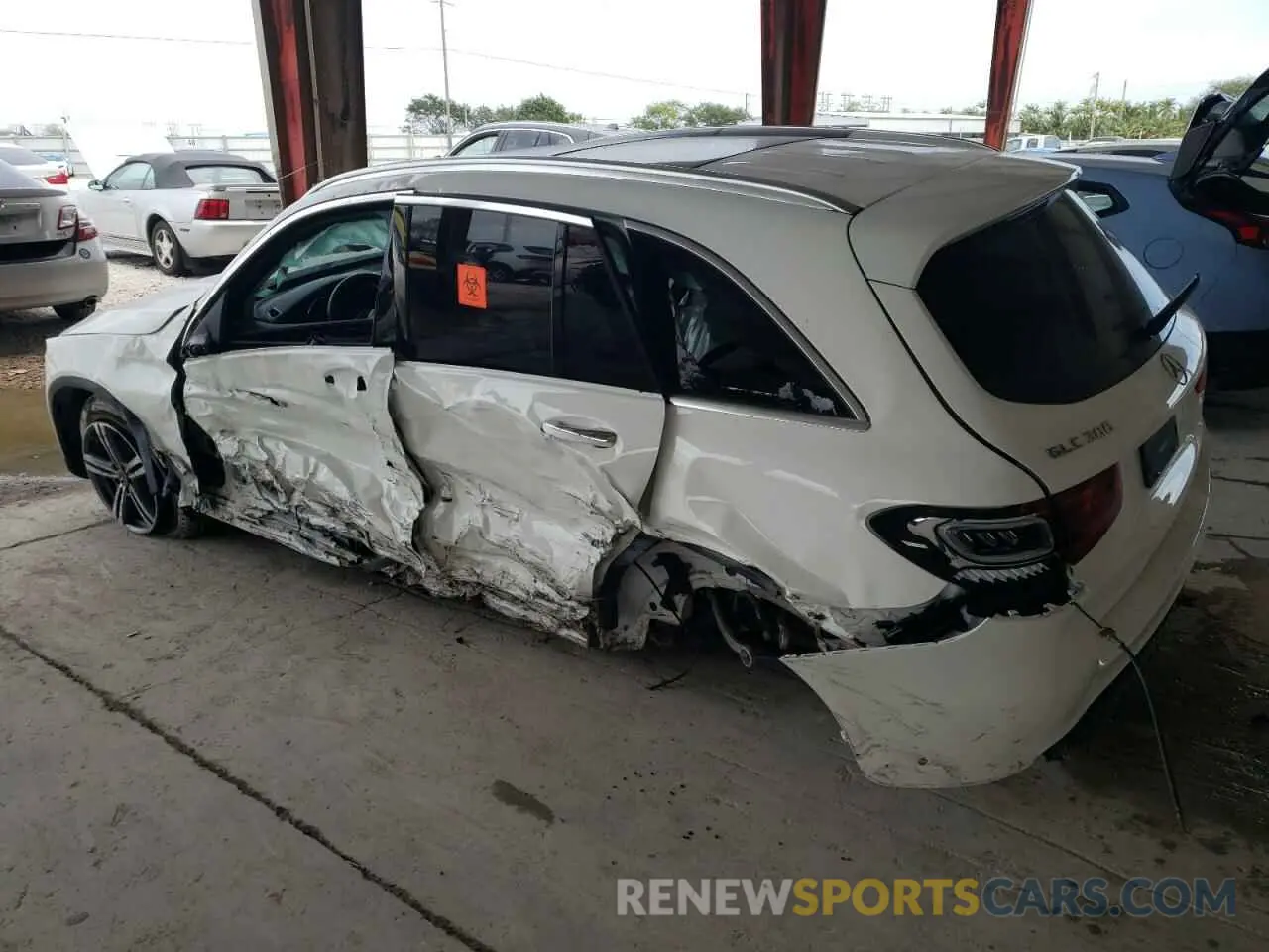 2 Photograph of a damaged car W1N0G8DB9LV260743 MERCEDES-BENZ GLC-CLASS 2020