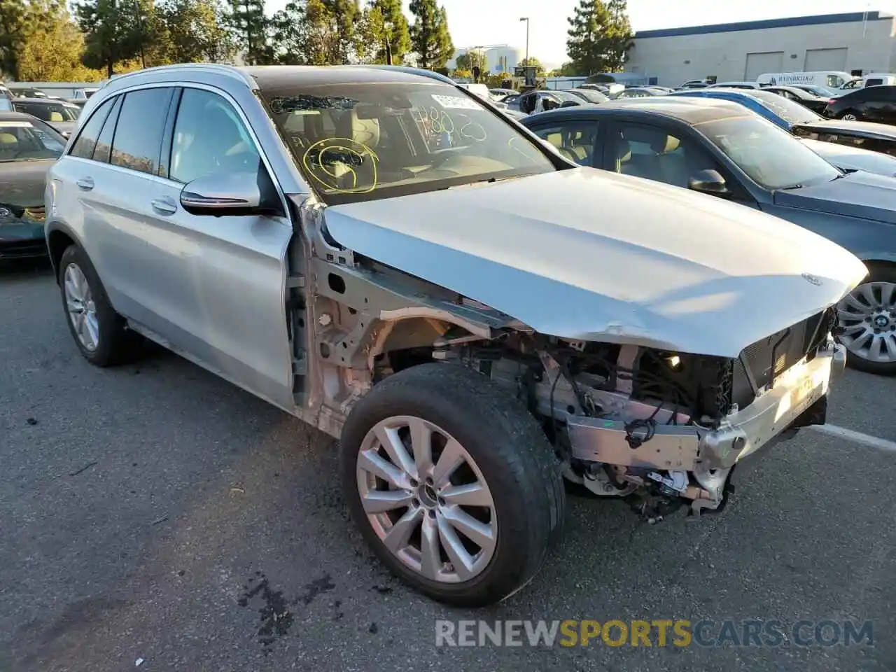 4 Photograph of a damaged car W1N0G8DBXLF763238 MERCEDES-BENZ GLC-CLASS 2020