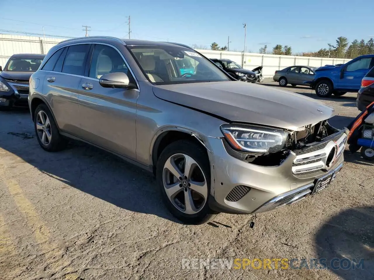 4 Photograph of a damaged car W1N0G8EB2LF763801 MERCEDES-BENZ GLC-CLASS 2020