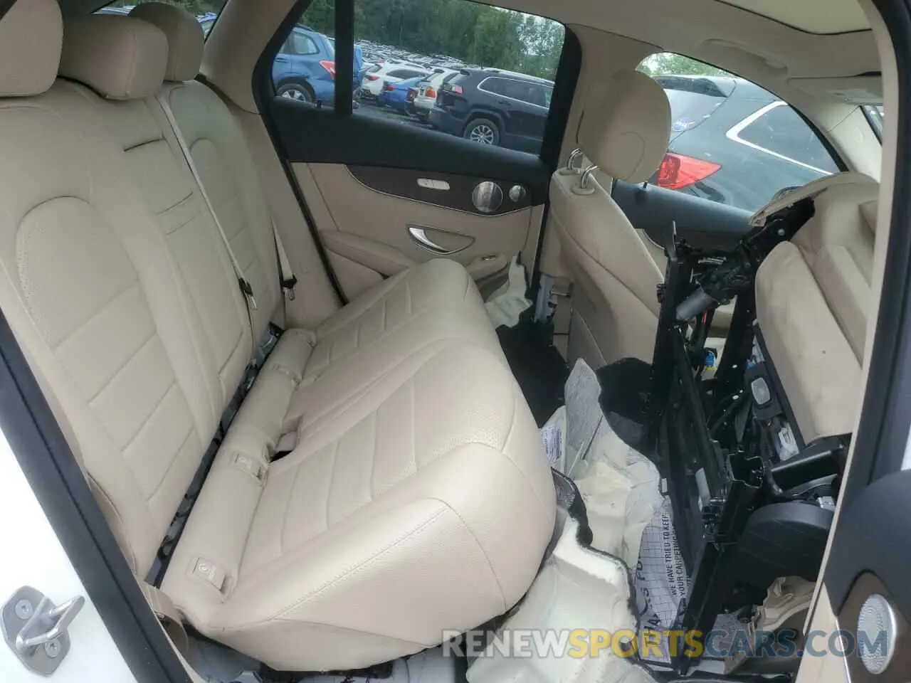 11 Photograph of a damaged car W1N0G8EB3LF764830 MERCEDES-BENZ GLC-CLASS 2020