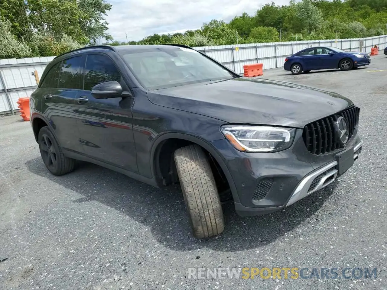 4 Photograph of a damaged car W1N0G8EB3LF841728 MERCEDES-BENZ GLC-CLASS 2020