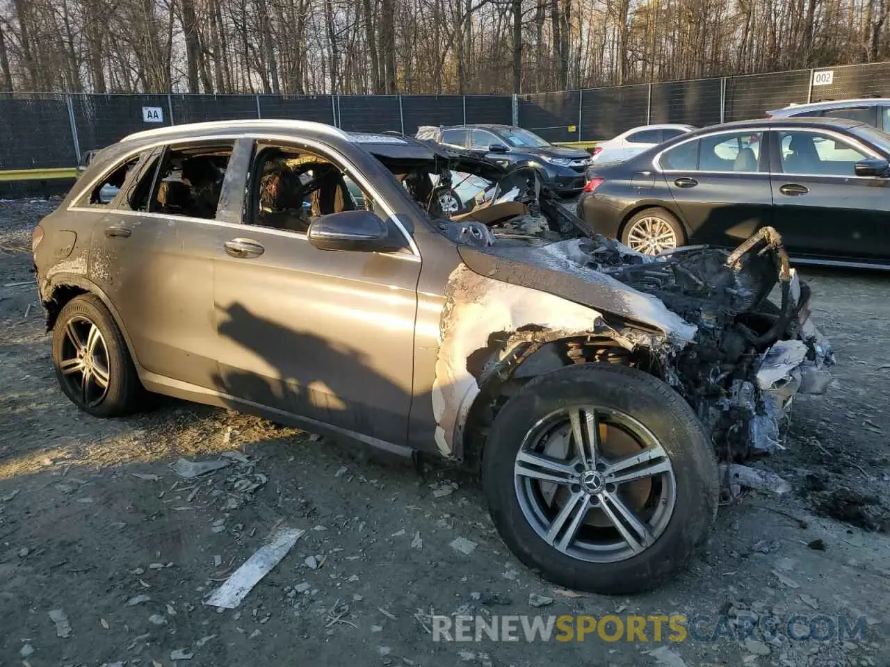4 Photograph of a damaged car W1N0G8EB4LF806275 MERCEDES-BENZ GLC-CLASS 2020