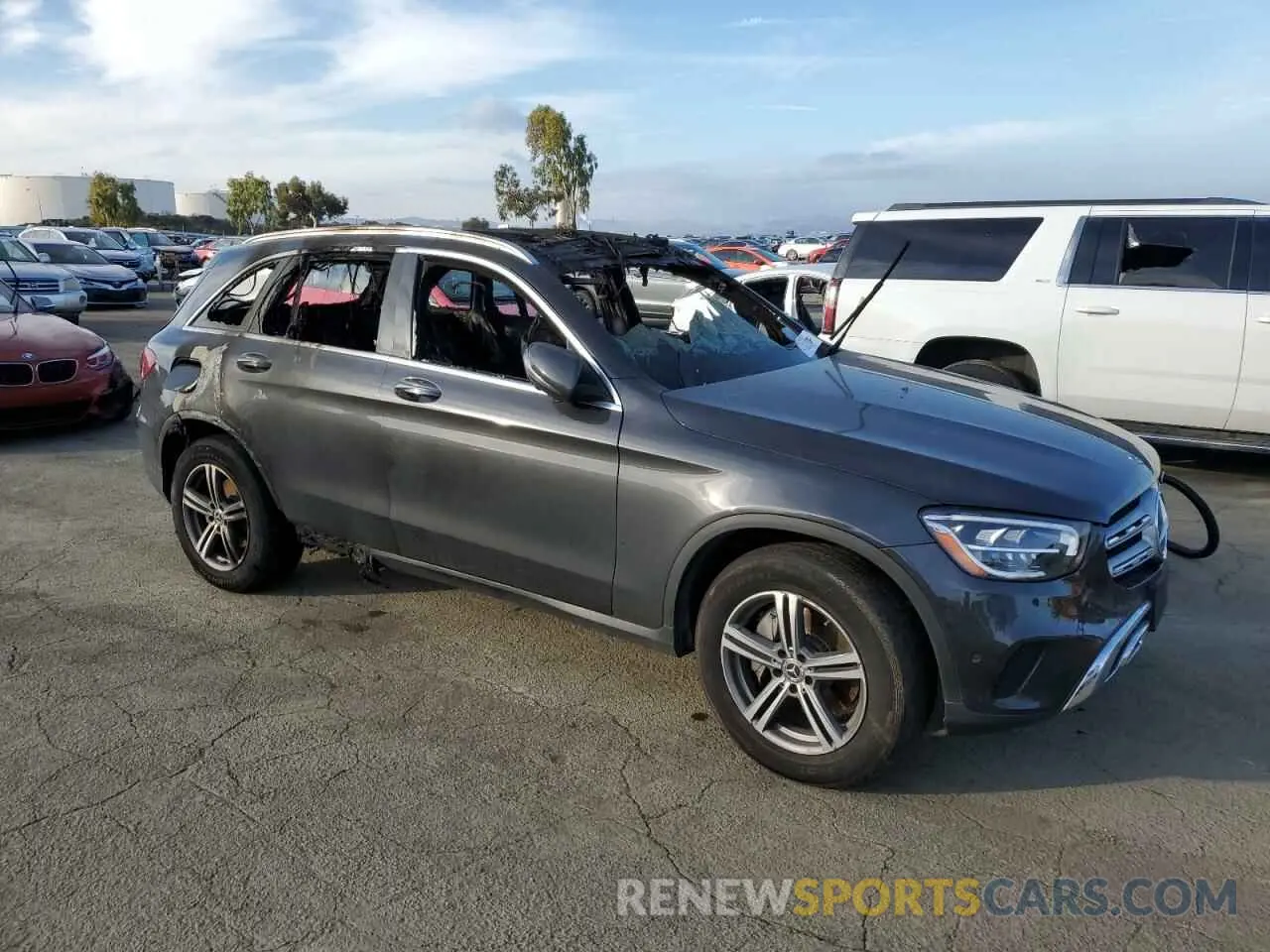 4 Photograph of a damaged car W1N0G8EB6LF759363 MERCEDES-BENZ GLC-CLASS 2020