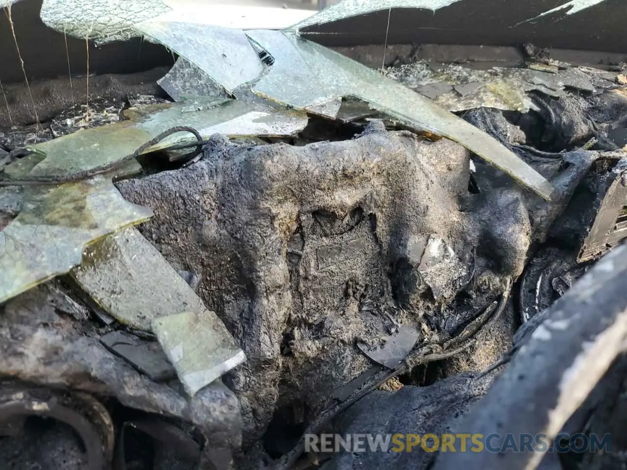 9 Photograph of a damaged car W1N0G8EB6LF759363 MERCEDES-BENZ GLC-CLASS 2020