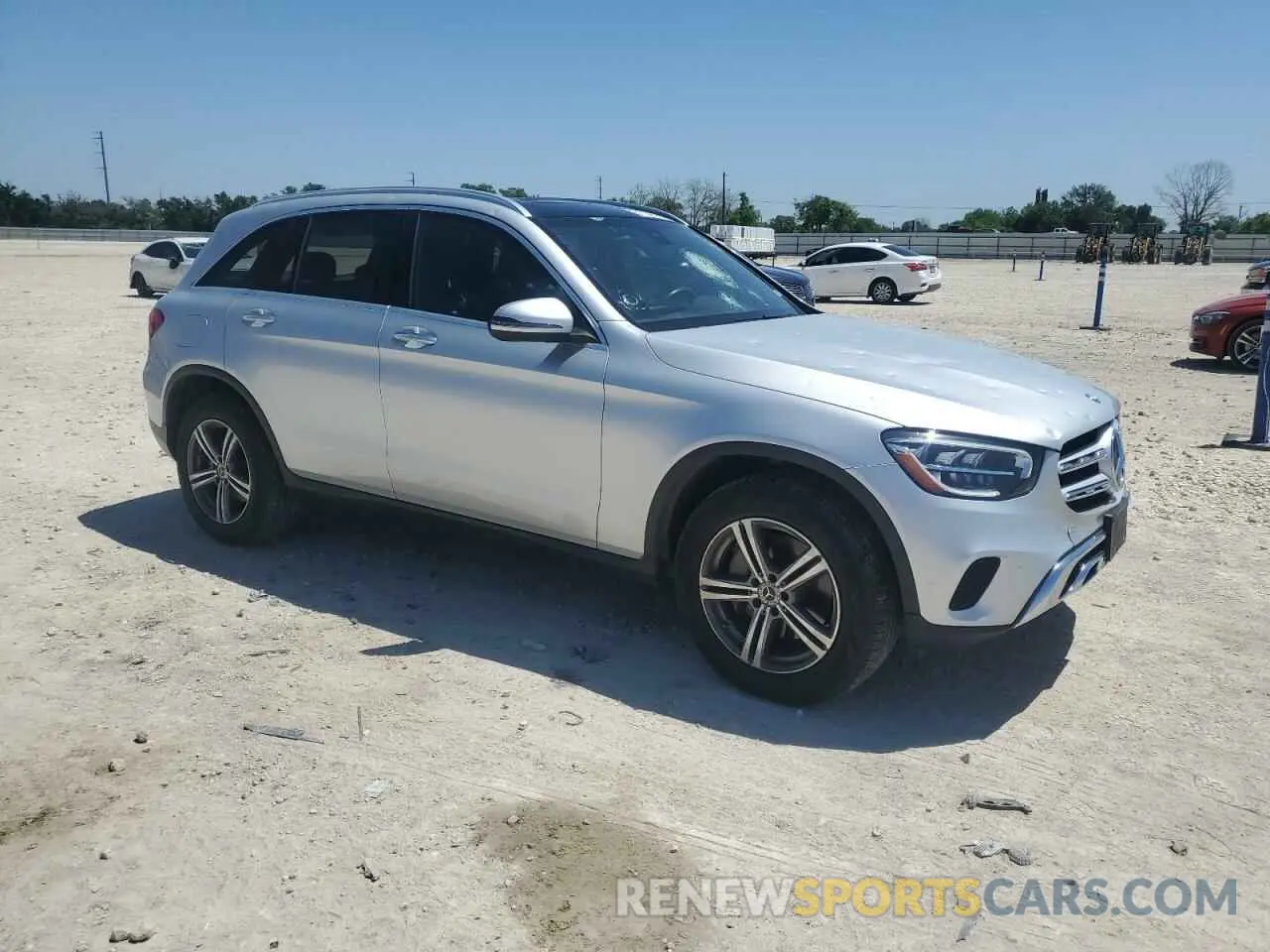 4 Photograph of a damaged car W1N0G8EB6LF815253 MERCEDES-BENZ GLC-CLASS 2020