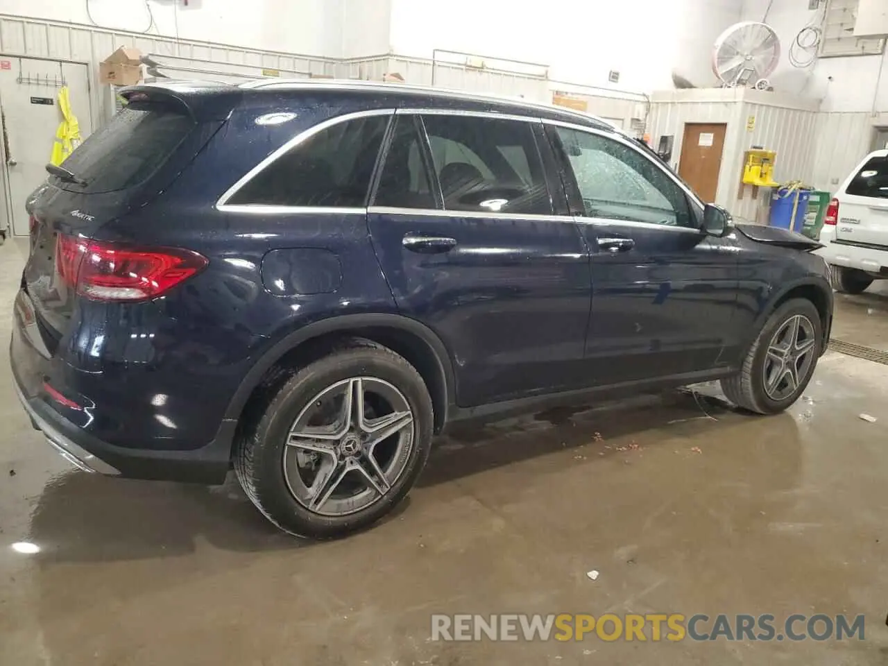 3 Photograph of a damaged car W1N0G8EB8LF845824 MERCEDES-BENZ GLC-CLASS 2020