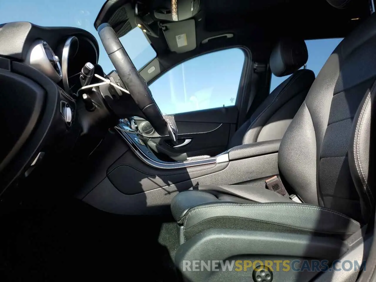 7 Photograph of a damaged car W1N0G8EBXLF837899 MERCEDES-BENZ GLC-CLASS 2020