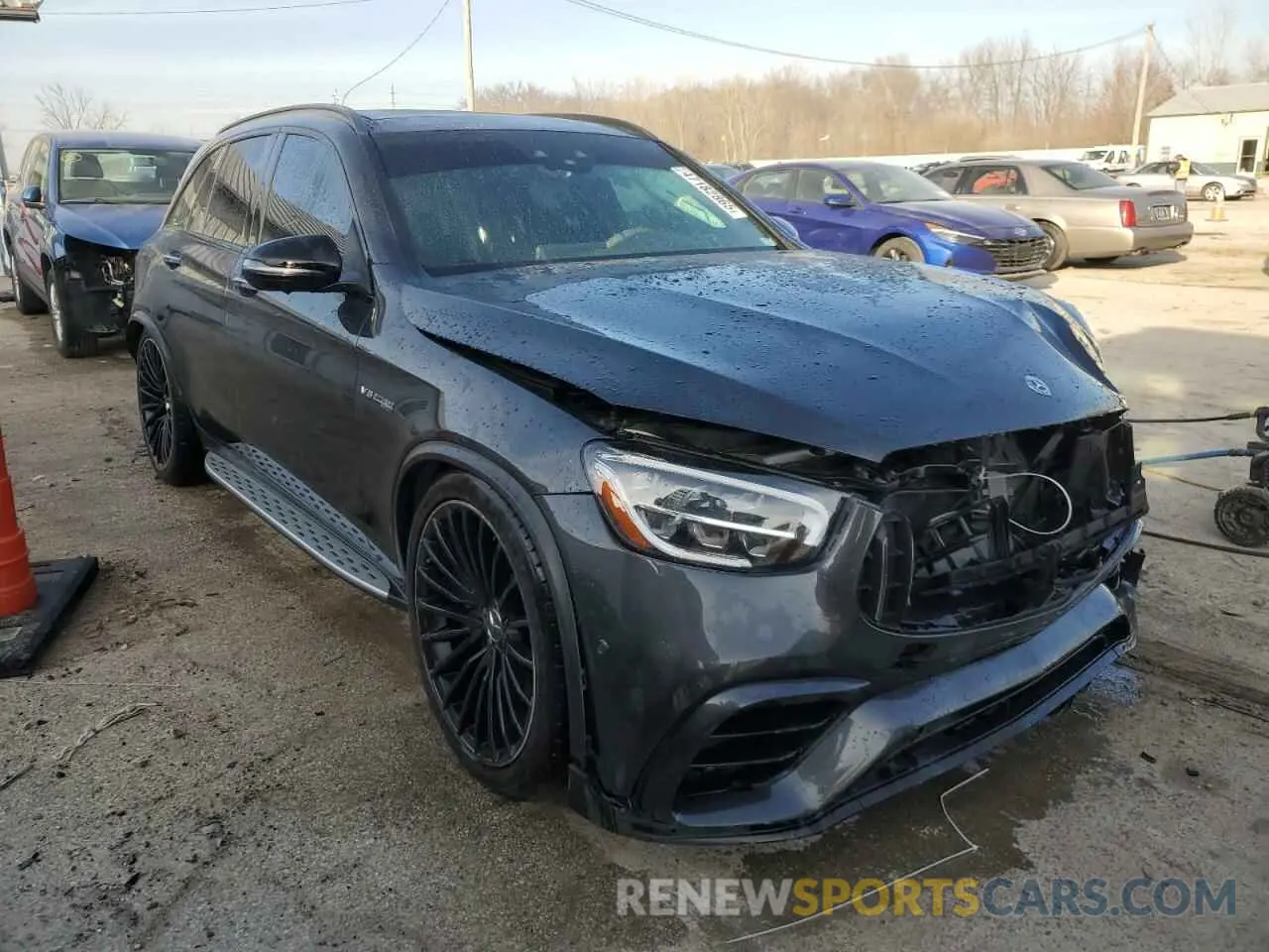 4 Photograph of a damaged car W1N0G8JB8LF786859 MERCEDES-BENZ GLC-CLASS 2020