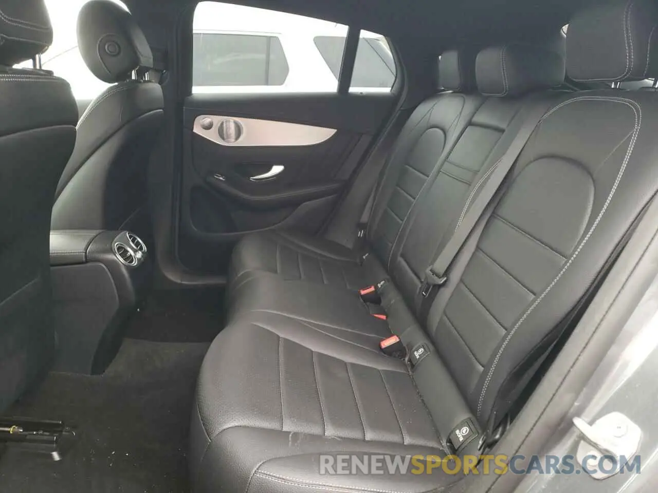11 Photograph of a damaged car W1N0J8EBXLF759741 MERCEDES-BENZ GLC-CLASS 2020