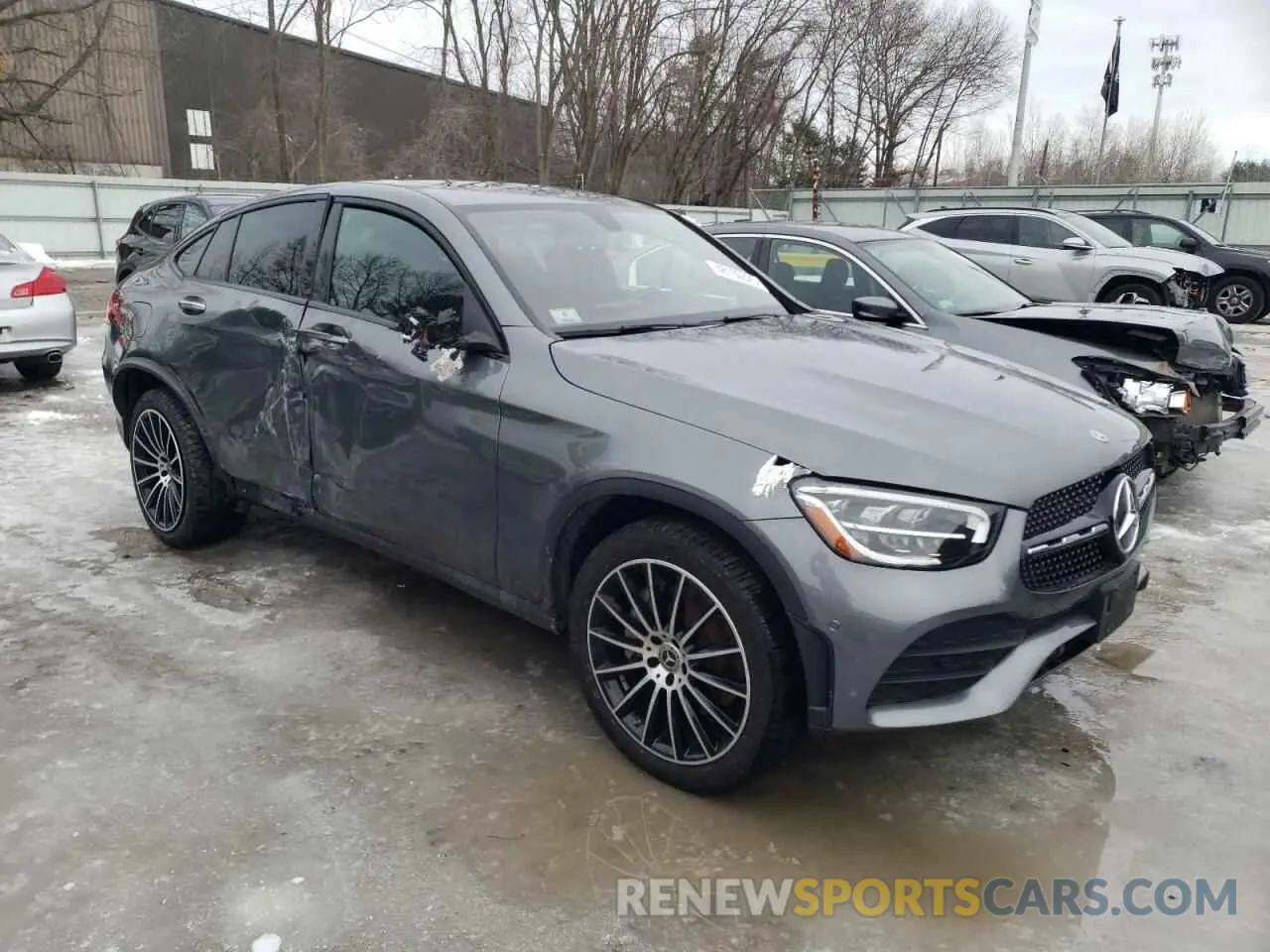 4 Photograph of a damaged car W1N0J8EBXLF759741 MERCEDES-BENZ GLC-CLASS 2020