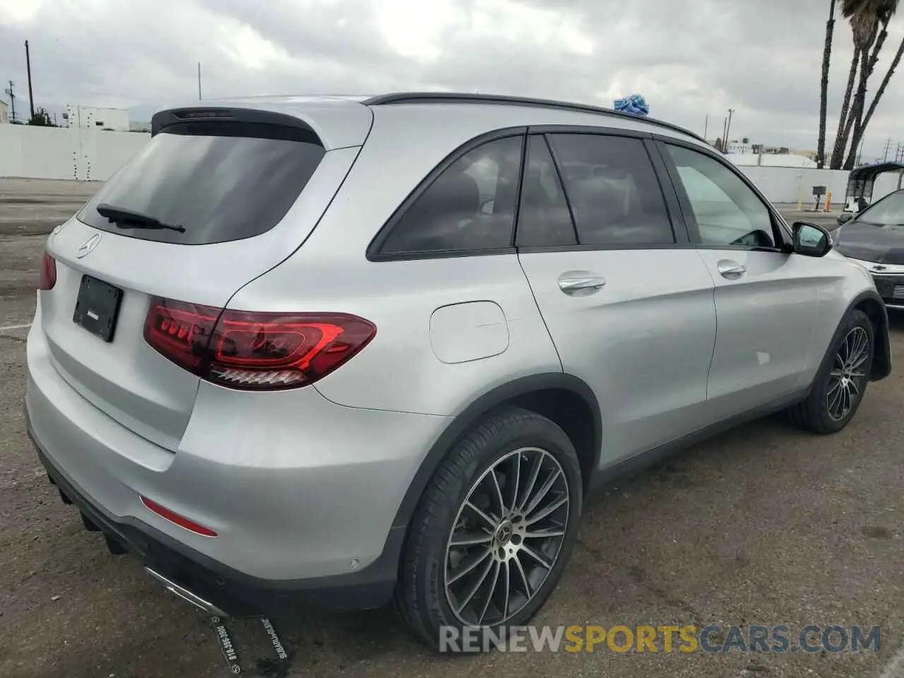 3 Photograph of a damaged car WDC0G8DB0LF694562 MERCEDES-BENZ GLC-CLASS 2020