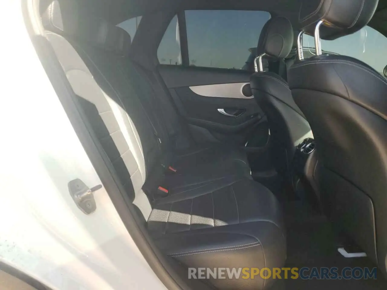 11 Photograph of a damaged car WDC0G8DB1LF737242 MERCEDES-BENZ GLC-CLASS 2020