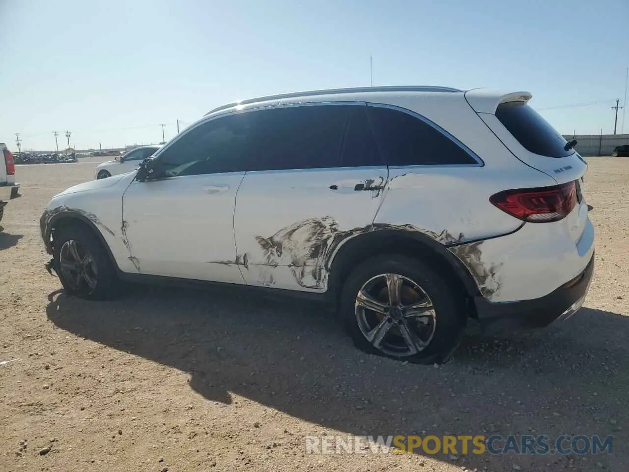 2 Photograph of a damaged car WDC0G8DB1LF737242 MERCEDES-BENZ GLC-CLASS 2020