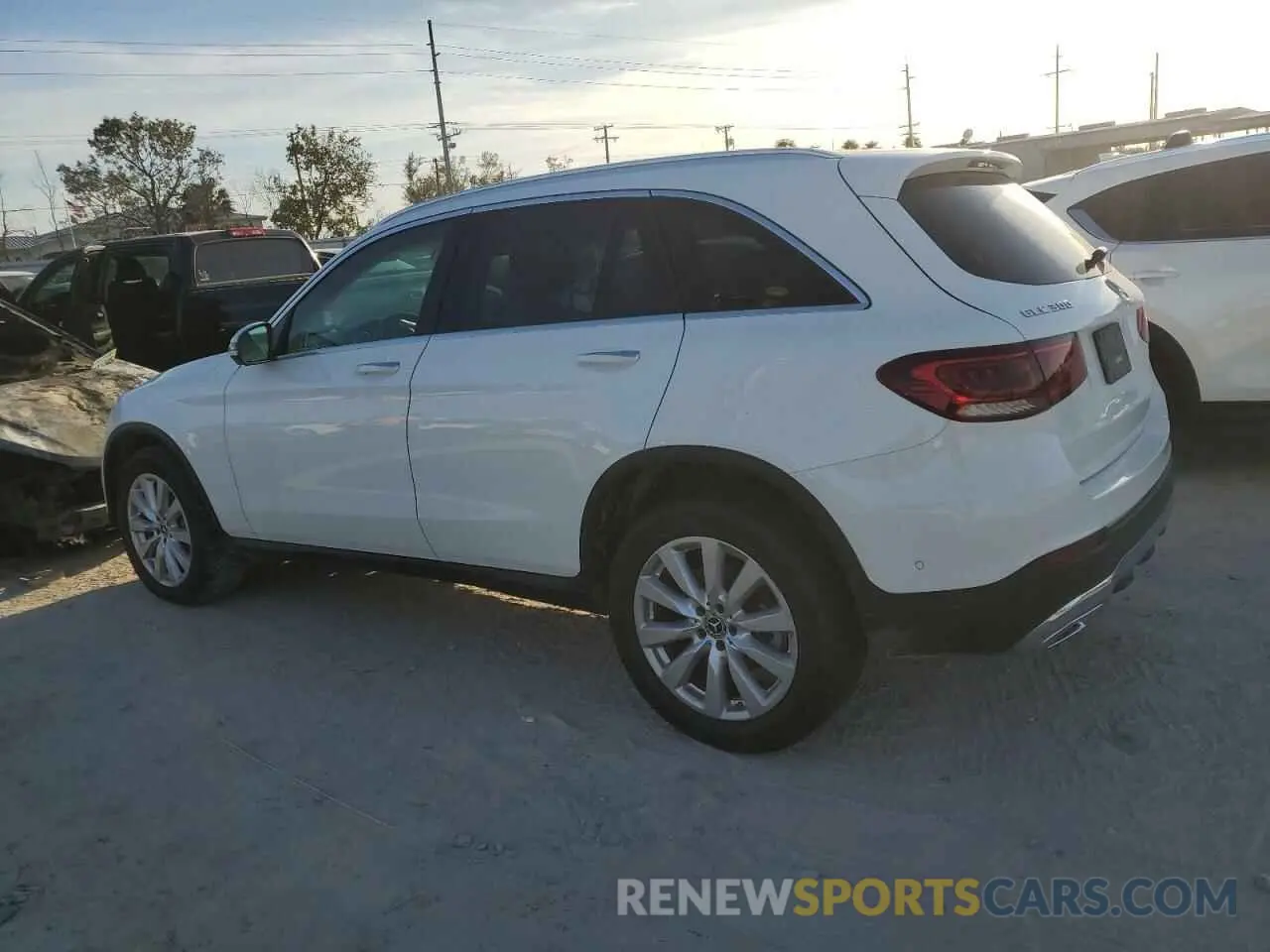 2 Photograph of a damaged car WDC0G8DB2LF686883 MERCEDES-BENZ GLC-CLASS 2020