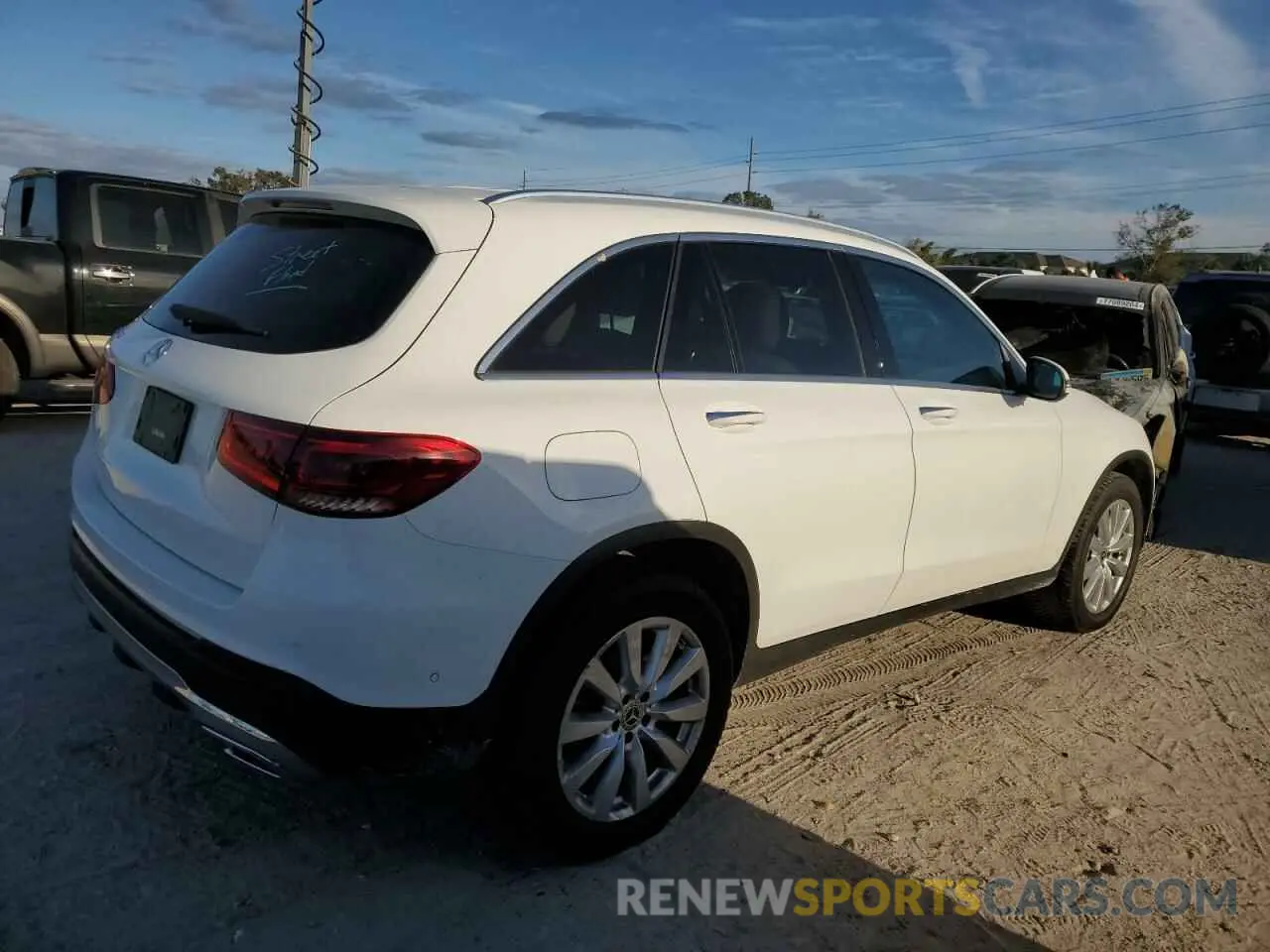 3 Photograph of a damaged car WDC0G8DB2LF686883 MERCEDES-BENZ GLC-CLASS 2020