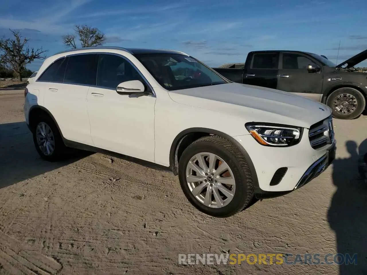 4 Photograph of a damaged car WDC0G8DB2LF686883 MERCEDES-BENZ GLC-CLASS 2020