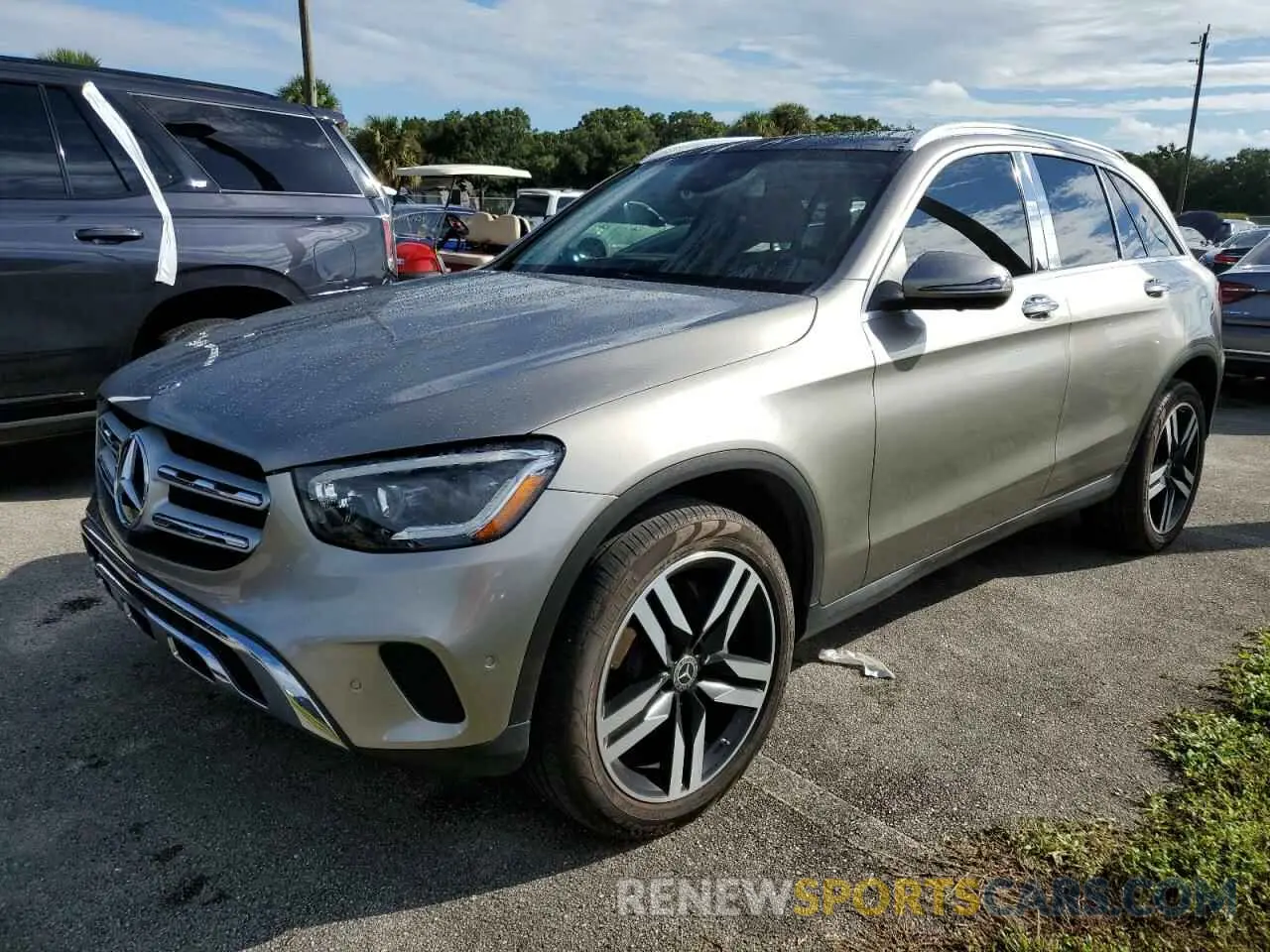 1 Photograph of a damaged car WDC0G8DB2LF698502 MERCEDES-BENZ GLC-CLASS 2020