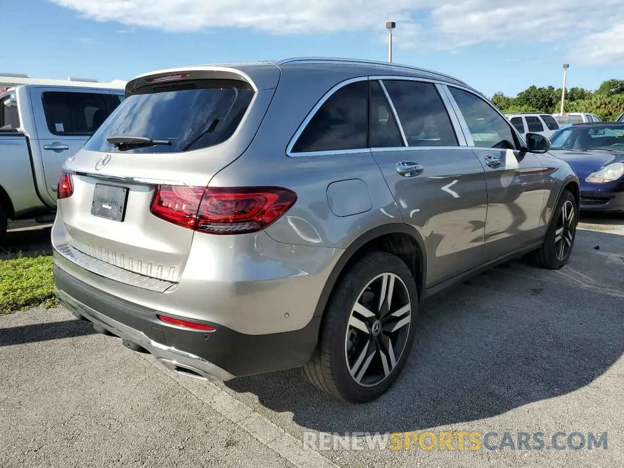 3 Photograph of a damaged car WDC0G8DB2LF698502 MERCEDES-BENZ GLC-CLASS 2020