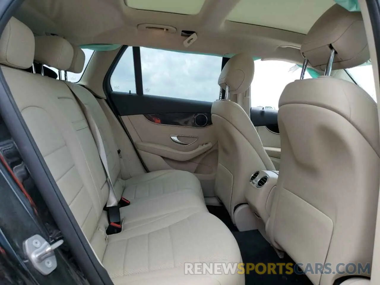 11 Photograph of a damaged car WDC0G8DB3LF755824 MERCEDES-BENZ GLC-CLASS 2020