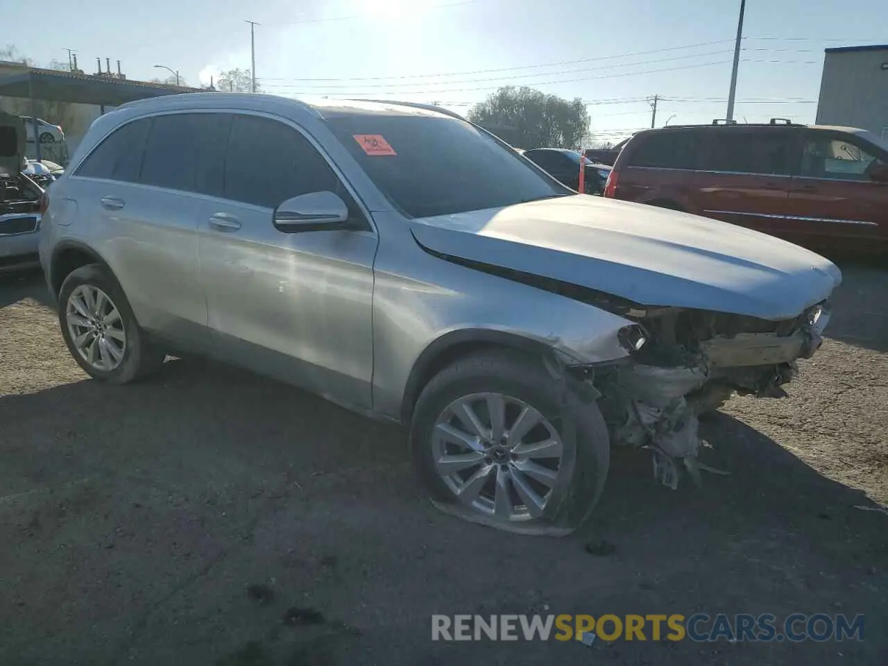 4 Photograph of a damaged car WDC0G8DB8LF673135 MERCEDES-BENZ GLC-CLASS 2020
