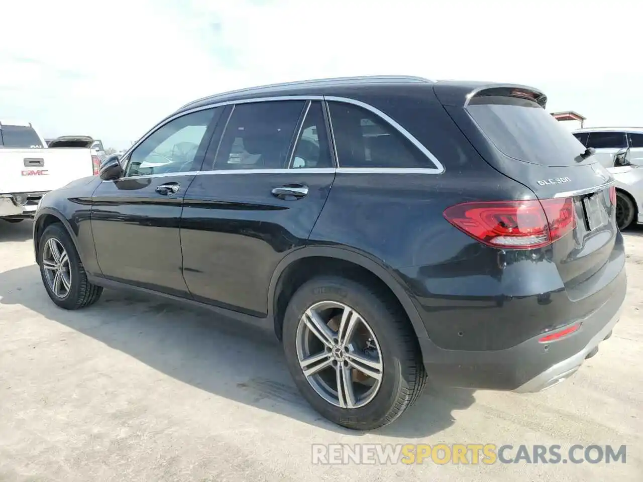 2 Photograph of a damaged car WDC0G8DB9LF739403 MERCEDES-BENZ GLC-CLASS 2020