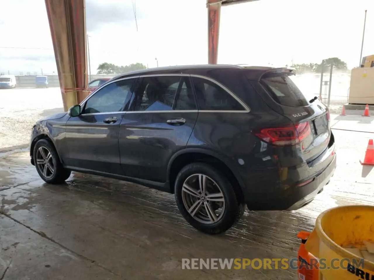 2 Photograph of a damaged car WDC0G8DBXLF708547 MERCEDES-BENZ GLC-CLASS 2020
