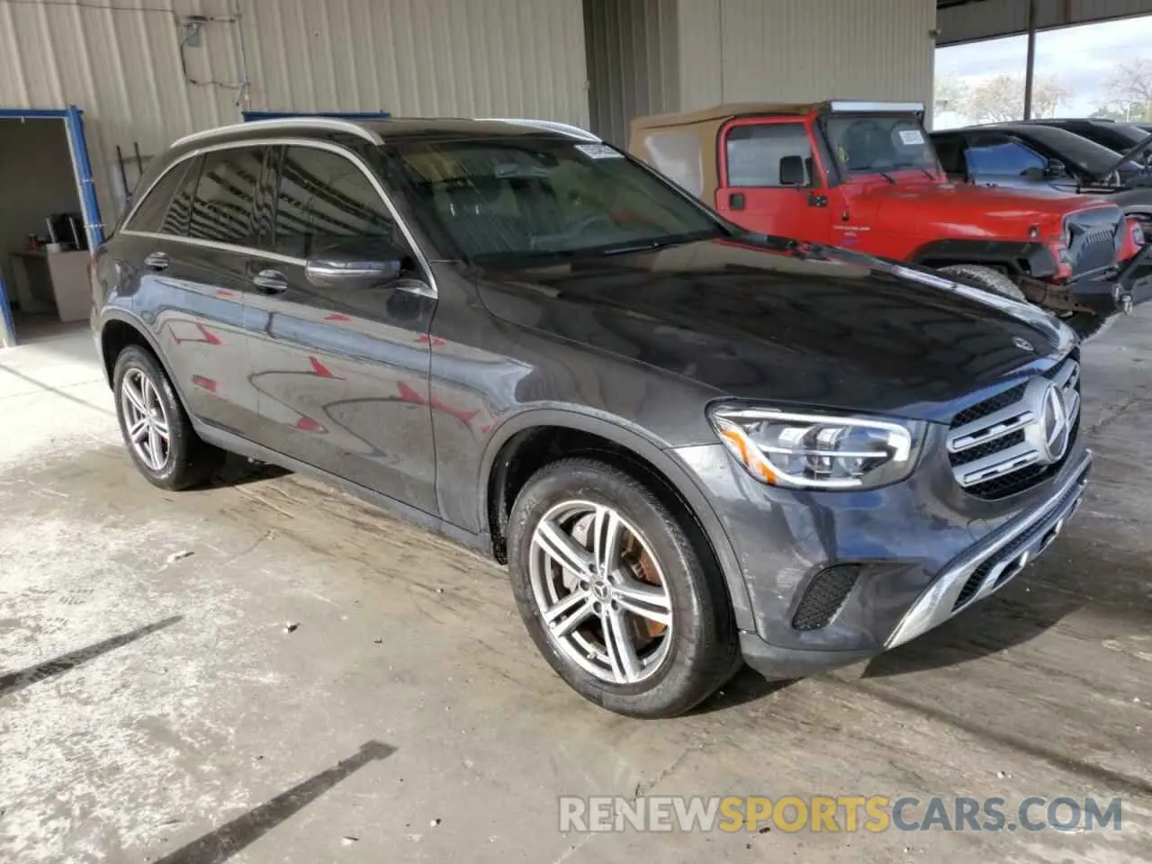 4 Photograph of a damaged car WDC0G8DBXLF708547 MERCEDES-BENZ GLC-CLASS 2020