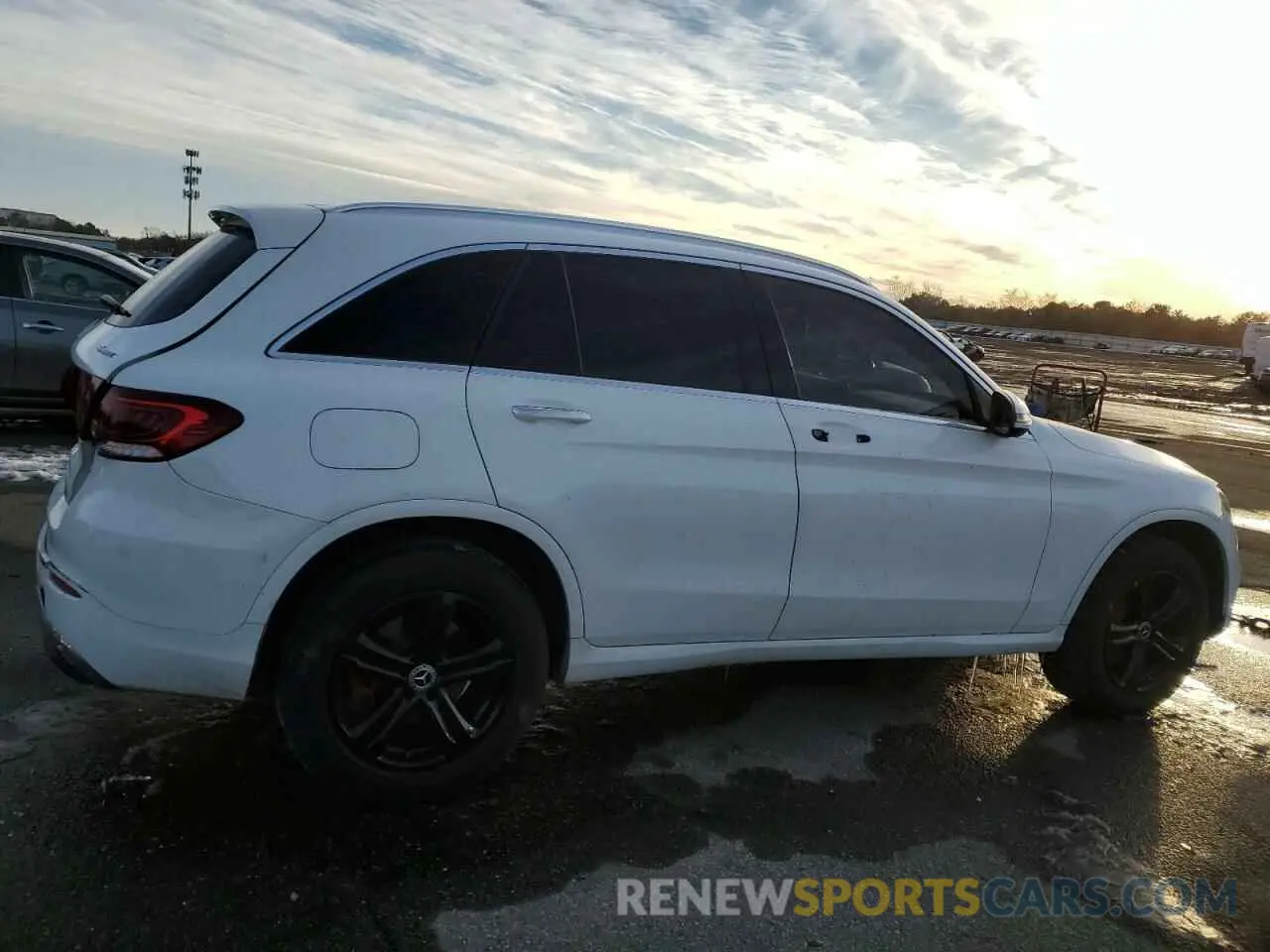 3 Photograph of a damaged car WDC0G8EB2LF726006 MERCEDES-BENZ GLC-CLASS 2020