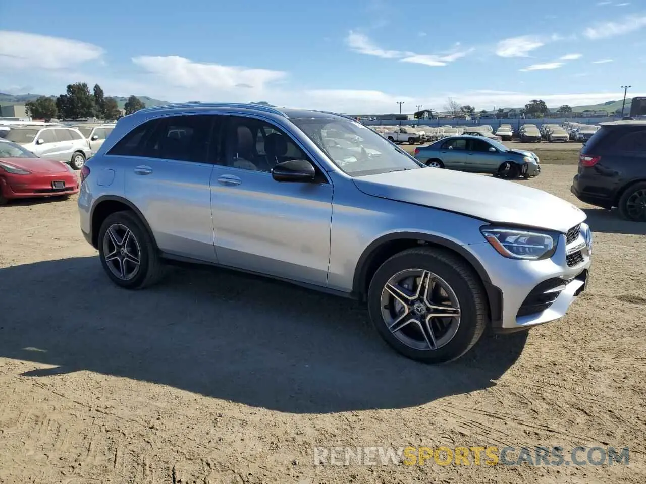 4 Photograph of a damaged car WDC0G8EB4LF733748 MERCEDES-BENZ GLC-CLASS 2020