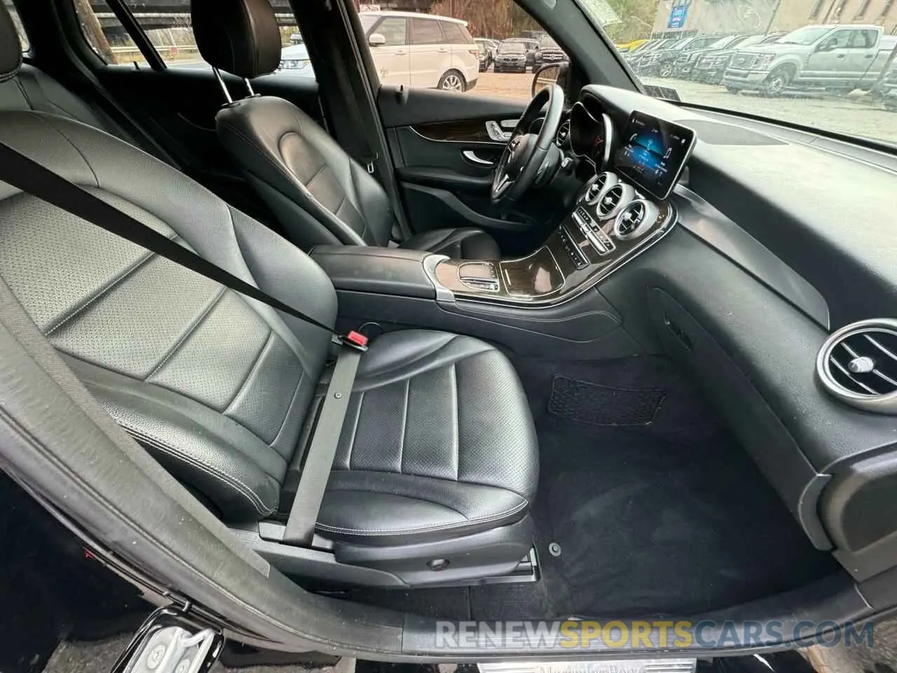5 Photograph of a damaged car WDC0G8EB4LF740067 MERCEDES-BENZ GLC-CLASS 2020