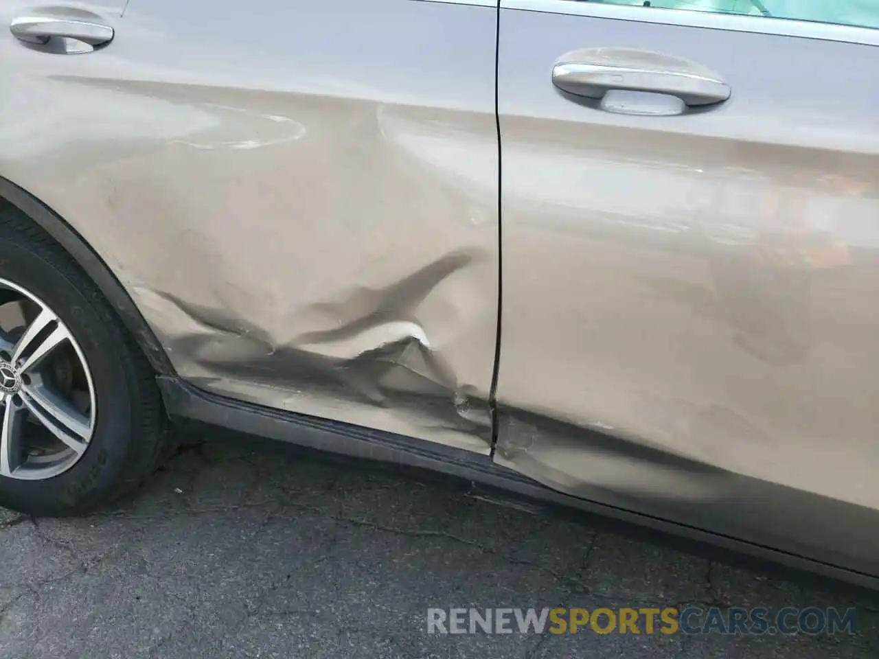 9 Photograph of a damaged car WDC0G8EB9LF743398 MERCEDES-BENZ GLC-CLASS 2020