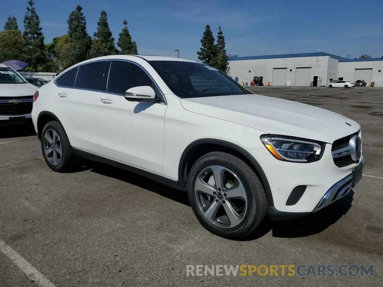 4 Photograph of a damaged car WDC0J8EB2LF711684 MERCEDES-BENZ GLC-CLASS 2020