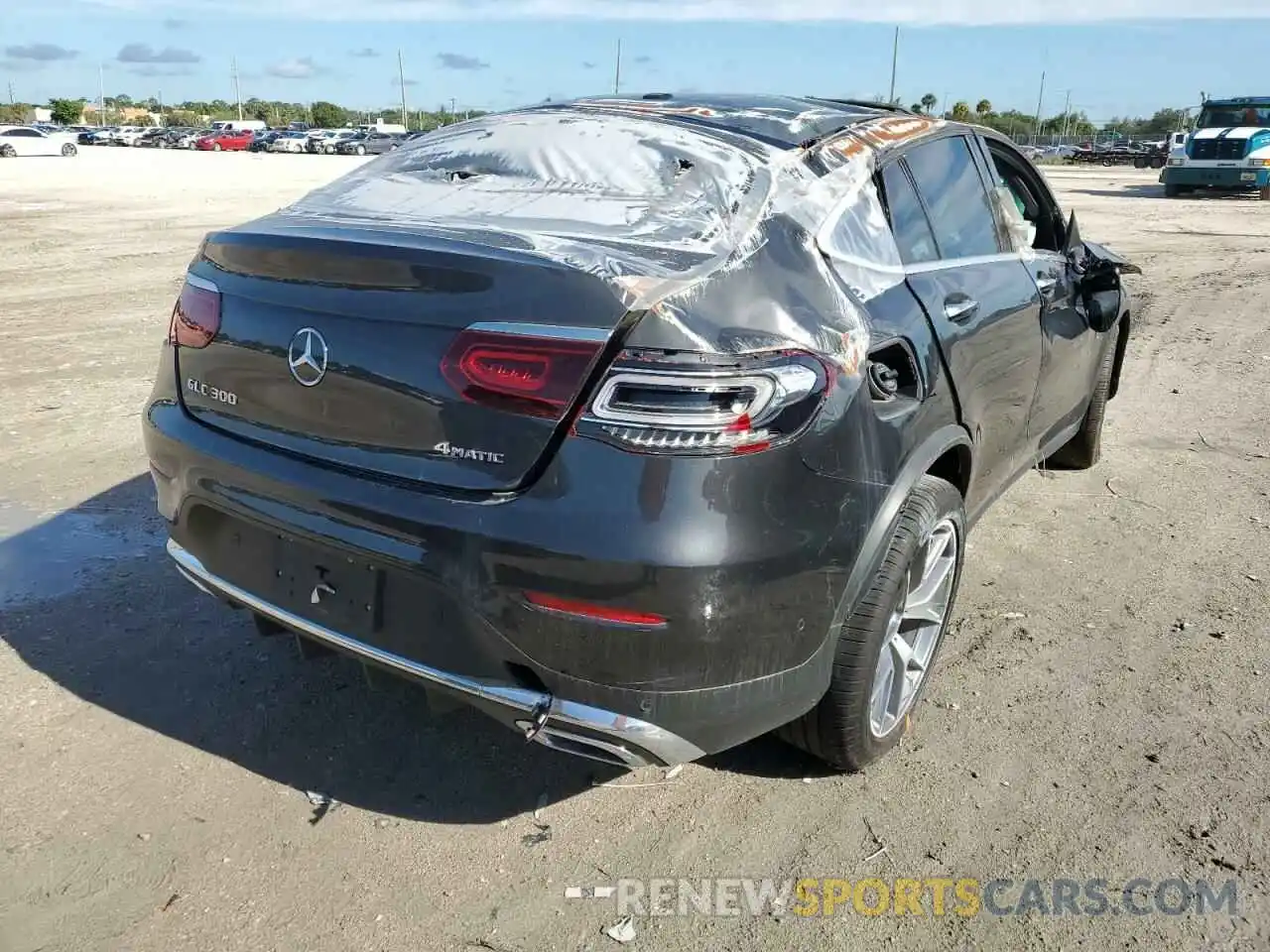 4 Photograph of a damaged car WDC0J8EB7LF739125 MERCEDES-BENZ GLC-CLASS 2020