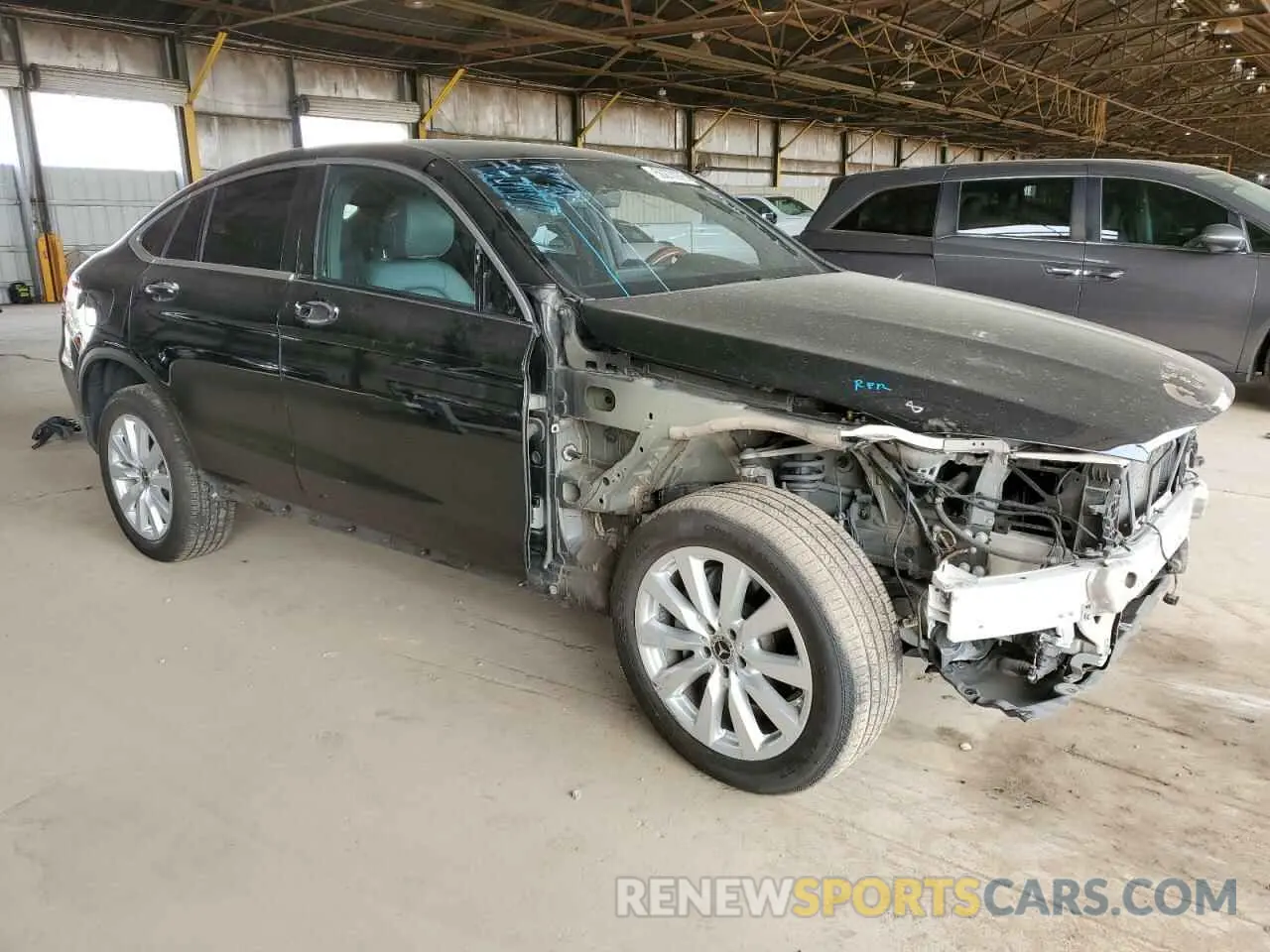 4 Photograph of a damaged car WDC0J8EB9LF672852 MERCEDES-BENZ GLC-CLASS 2020