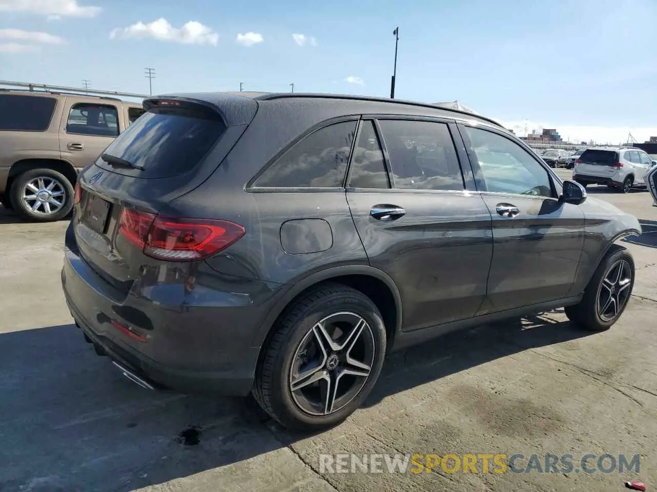 3 Photograph of a damaged car W1N0G8DB2MF886114 MERCEDES-BENZ GLC-CLASS 2021