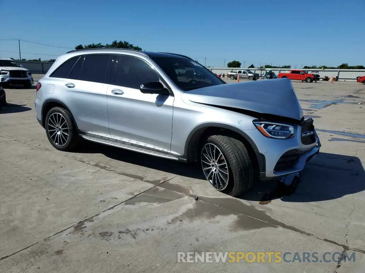 4 Photograph of a damaged car W1N0G8DB3MF927785 MERCEDES-BENZ GLC-CLASS 2021